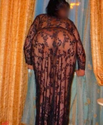 Ухоженная блондинка с шикарной фигурой приглашает в гости и обещает массу удовольствия. Фантазии, страсть, чувственность - все это ты найдешь у меня. Твой отдых - в моих нежных руках! 9143, 25 лет